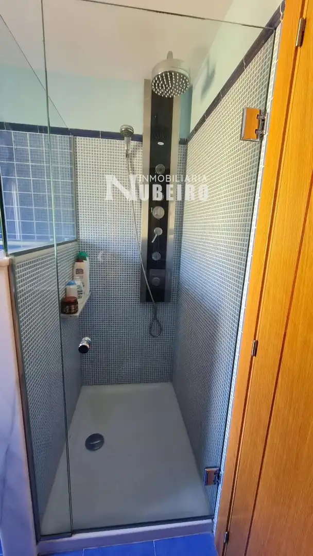 Bany de Casa o xalet en venda en Lugo amb Calefacció i Moblat