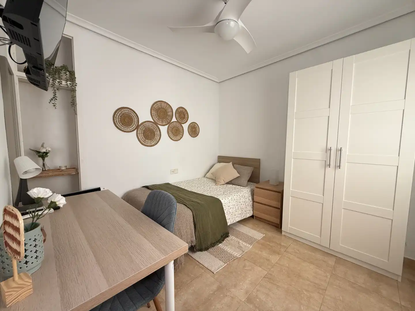 Habitación de Piso para compartir en Castellón de la Plana / Castelló de la Plana con Amueblado, Horno y Lavadora