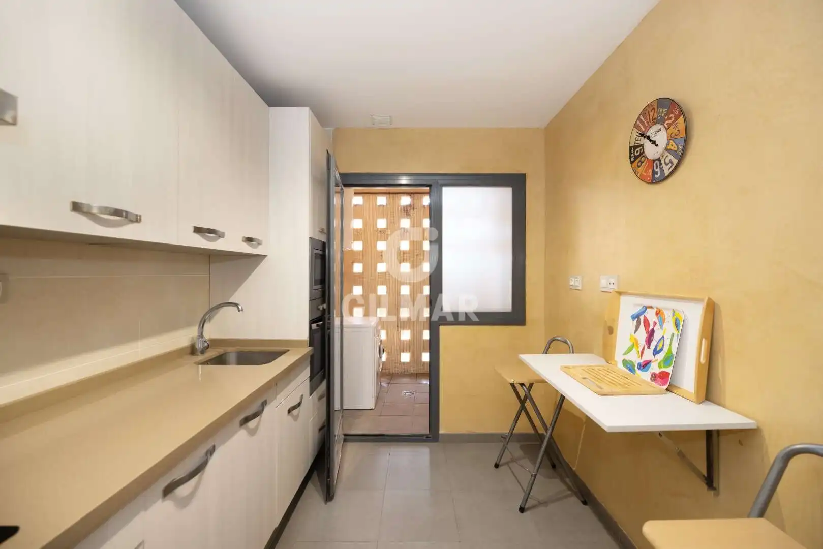 Cocina de Piso en venta en Chipiona con Calefacción, Jardín privado y Trastero