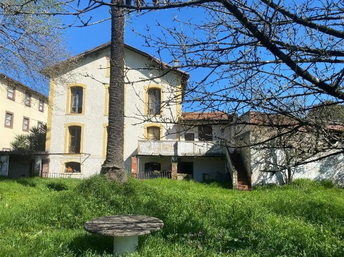 Vista exterior de Casa o chalet en venta en Torrelavega  con Calefacción, Jardín privado y Terraza