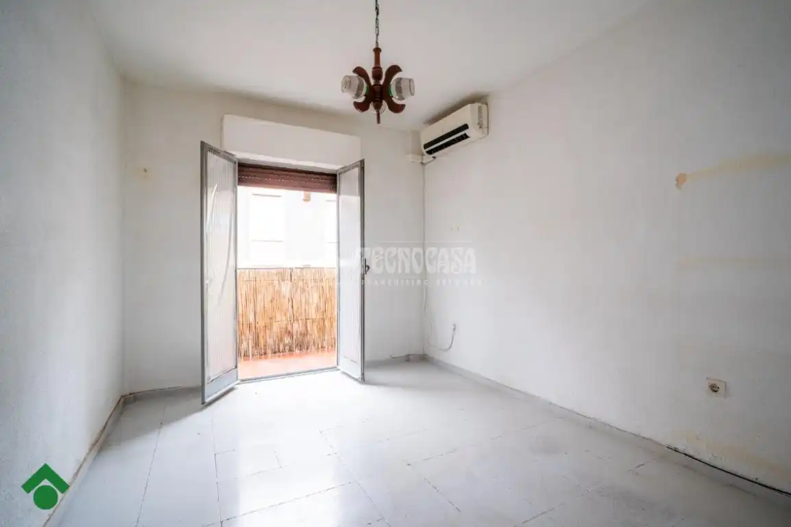 Bedroom of Flat for sale in Córdoba  with Air Conditioner and Balcony