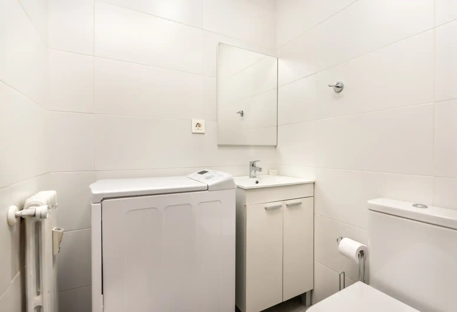 Bathroom of Flat for rent in Oviedo   with Heating, Parquet flooring and Terrace