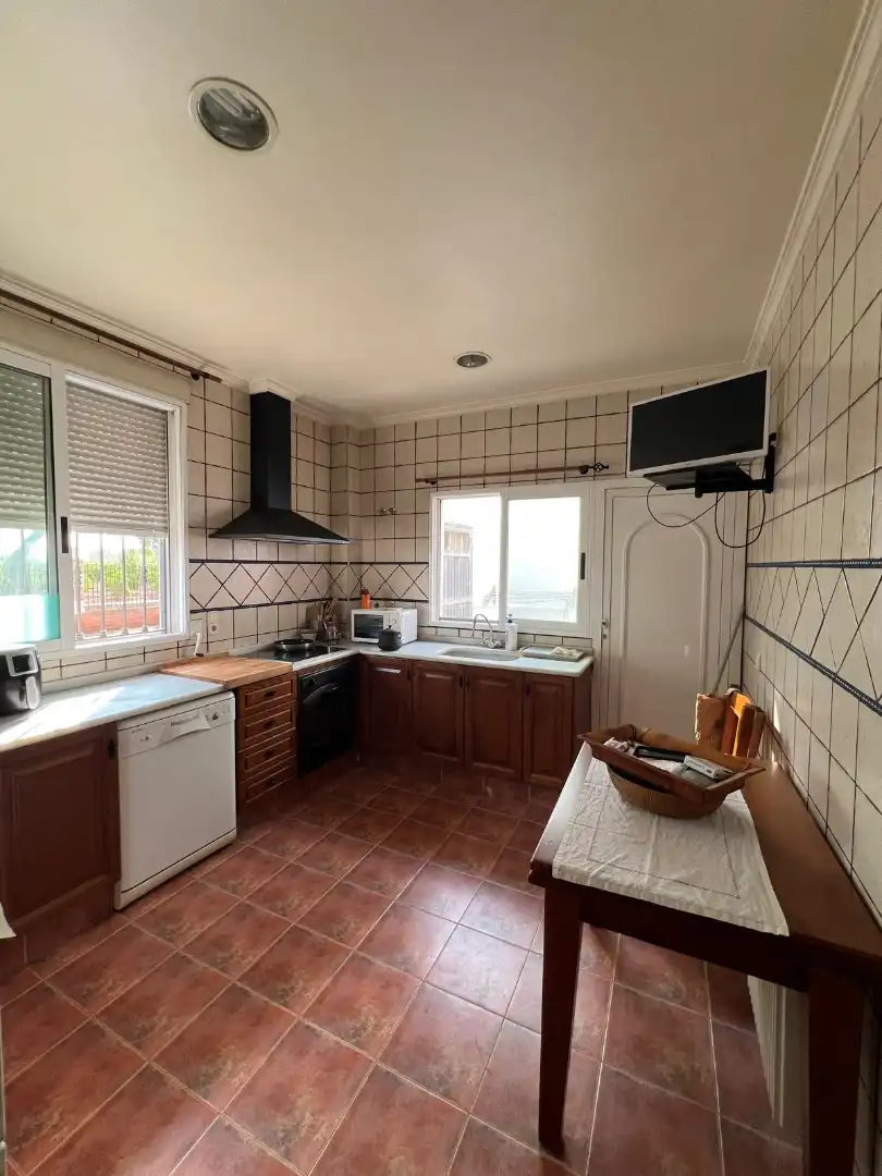 Cuina de Casa o xalet en venda en Rafelbuñol / Rafelbunyol amb Calefacció, Terrassa i Traster
