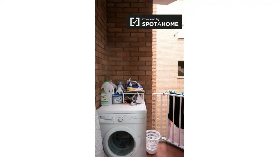 Room in Estación - Parque O'Donnell