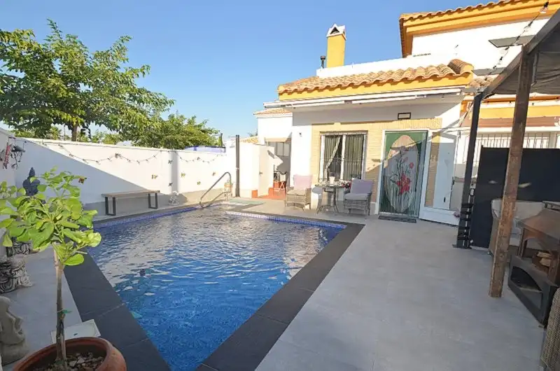Piscina de Casa o xalet en venda en Murcia