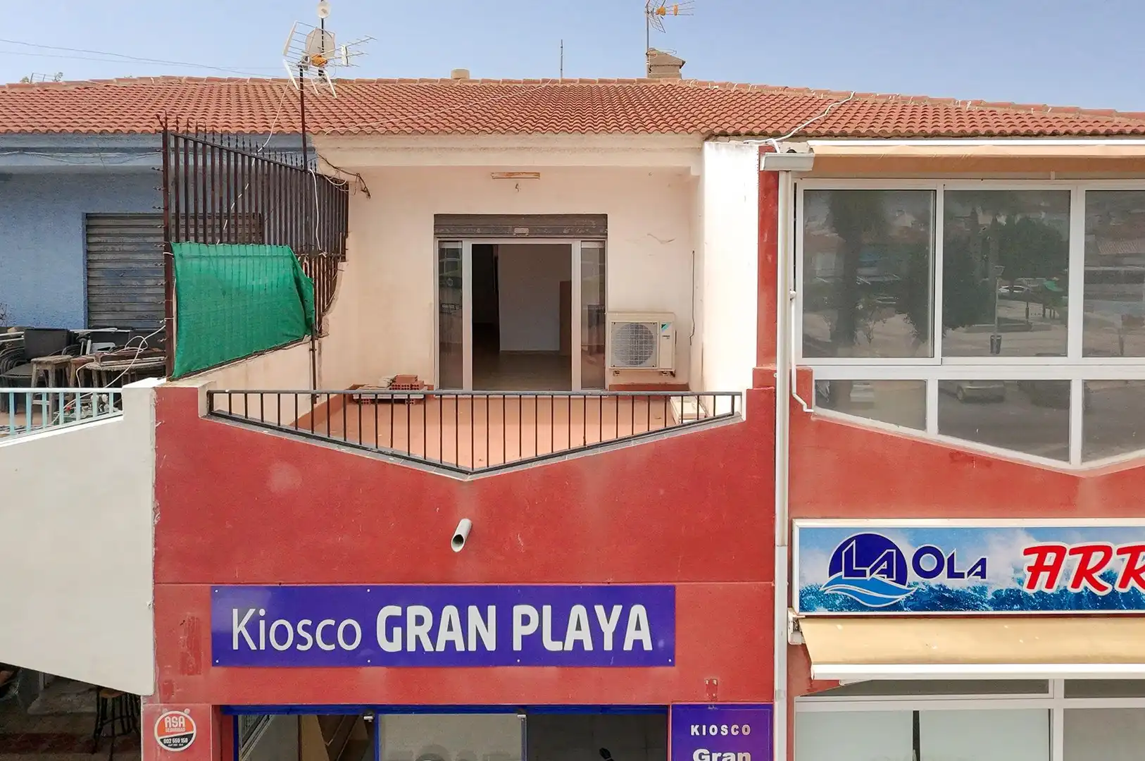 Vista exterior de Local en venta en Santa Pola con Aire acondicionado y Terraza
