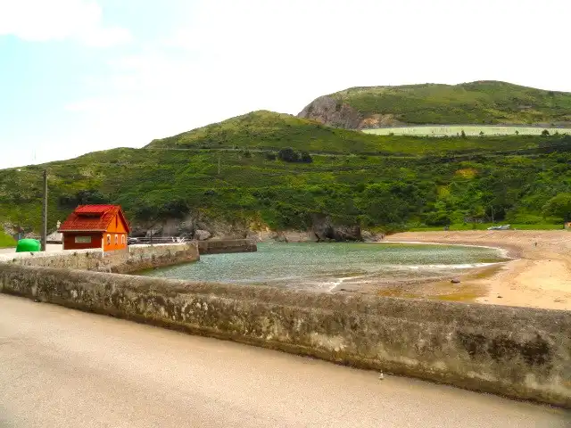 Außenansicht von Wohnung zum Verkauf in Castro-Urdiales mit Heizung, Parkett und Terrasse