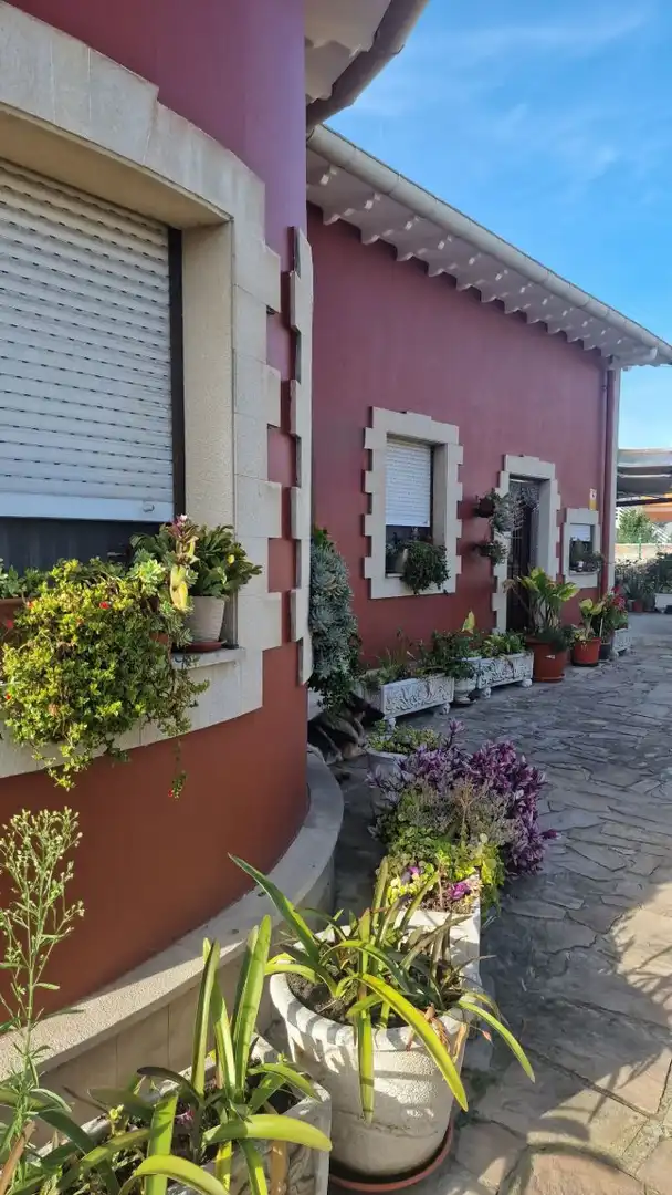 Vista exterior de Casa o chalet en venta en Torrelavega  con Calefacción, Terraza y Trastero