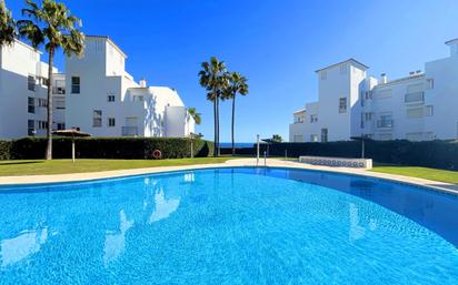 Piscina de Àtic en venda en Manilva amb Aire condicionat, Jardí privat i Terrassa