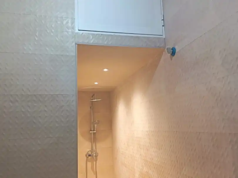 Bany de Apartament de lloguer en Córdoba amb Aire condicionat, Calefacció i Moblat