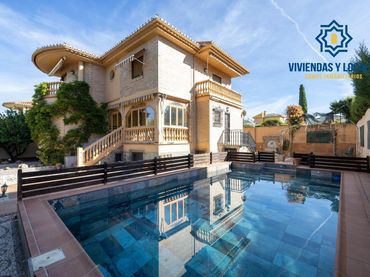 Villa avec balcon à vendre à Calle VIÑEDOS LOS