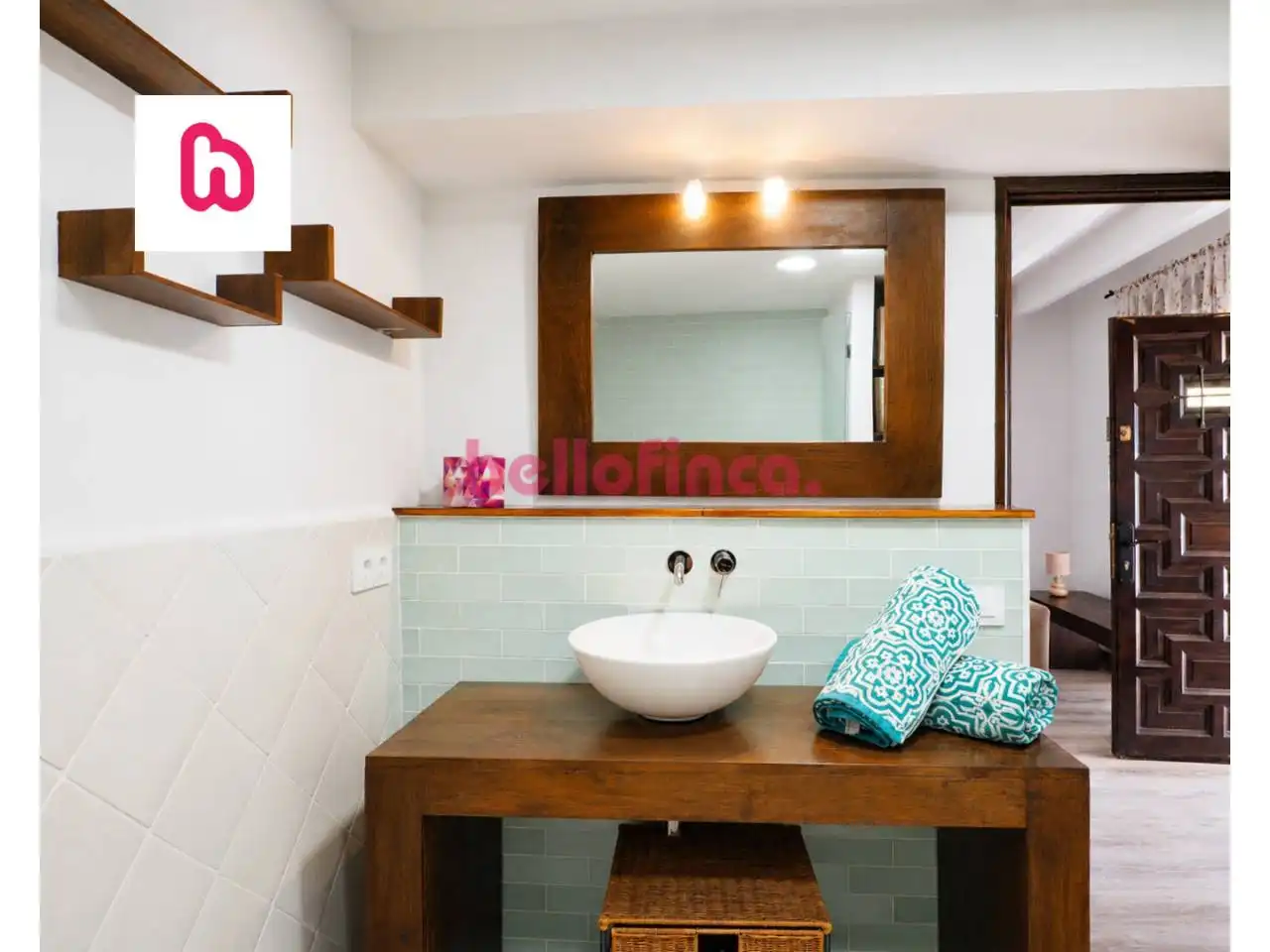 Bathroom of Flat for sale in Vilanova i la Geltrú  with Air Conditioner, Heating and Private garden