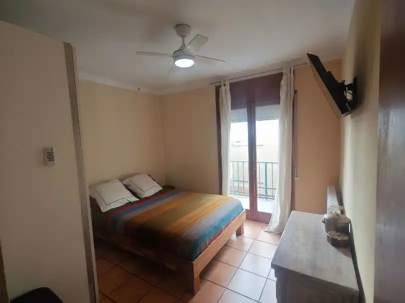 Casa con jardín en venta en Carrer d'Oviedo 27, imagen 3