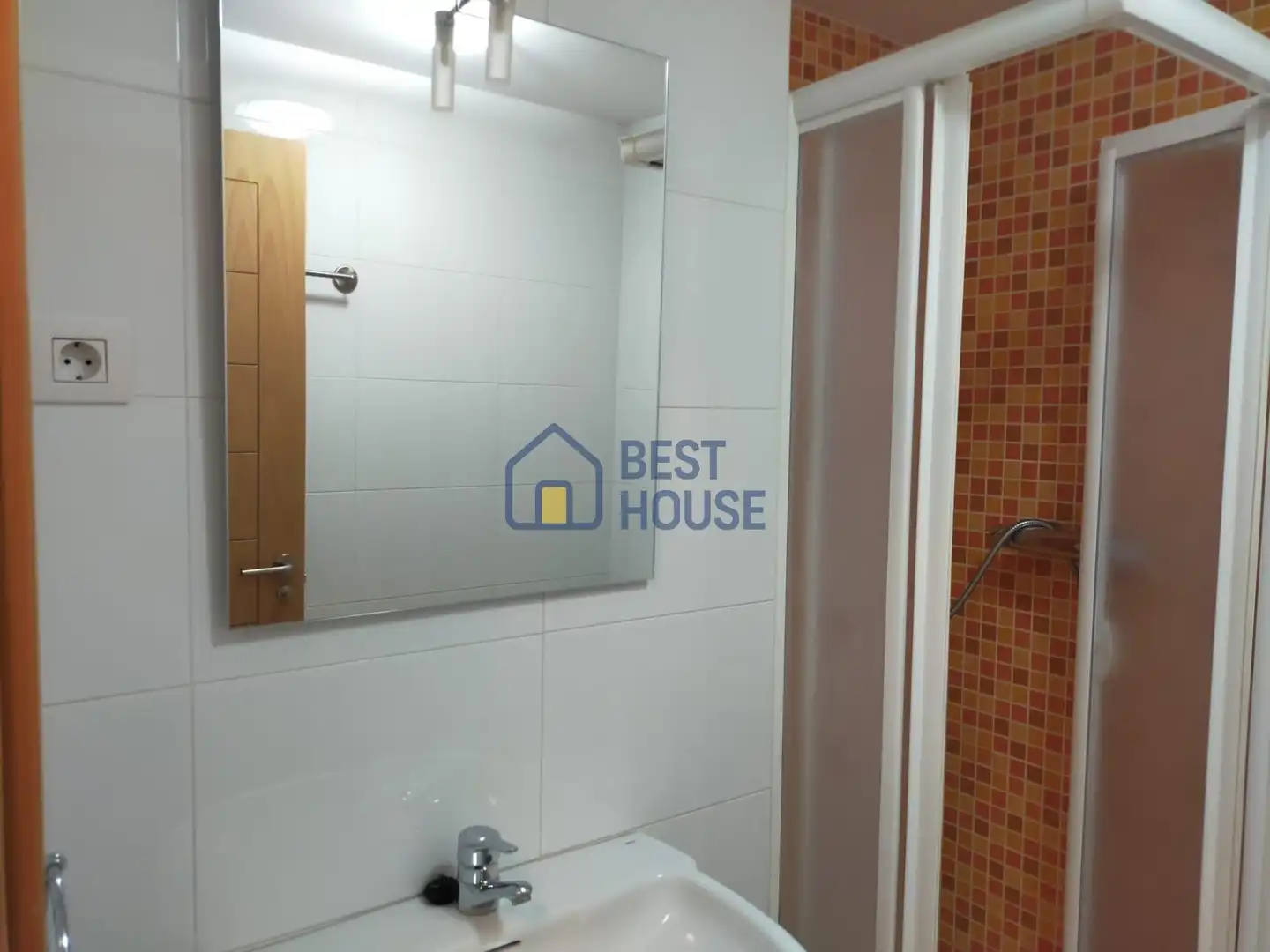 Baño de Apartamento de alquiler en León Capital  con Calefacción y Trastero