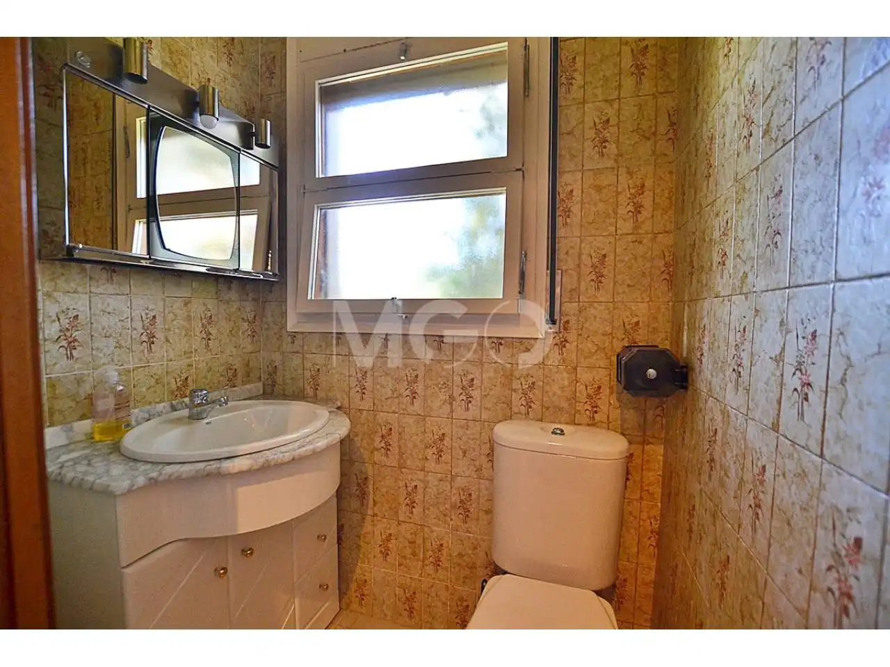 Badezimmer von Haus oder Chalet zur Miete in Seva mit Heizung, Privatgarten und Terrasse