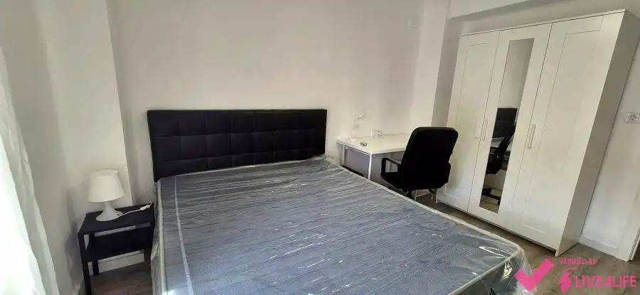 Habitación de Piso de alquiler en Valencia con Terraza y Amueblado