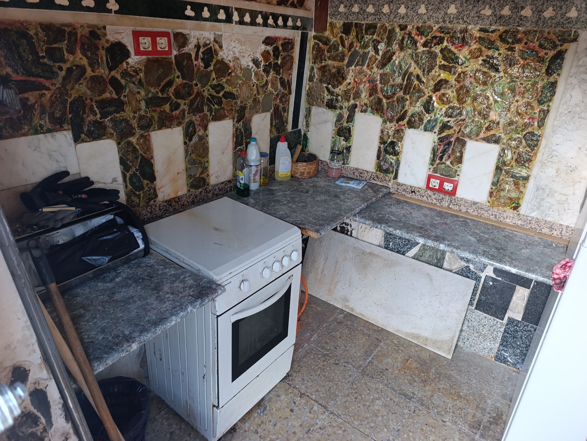 Cuina de Casa o xalet en venda en Cuenca Capital amb Calefacció i Jardí privat