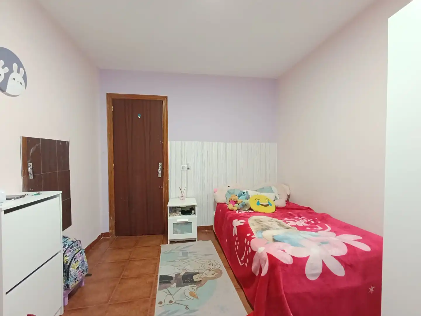 Dormitori de Pis en venda en Oviedo  amb Calefacció