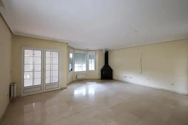 Sala d'estar de Casa o xalet en venda en Moralzarzal amb Calefacció, Jardí privat i Terrassa