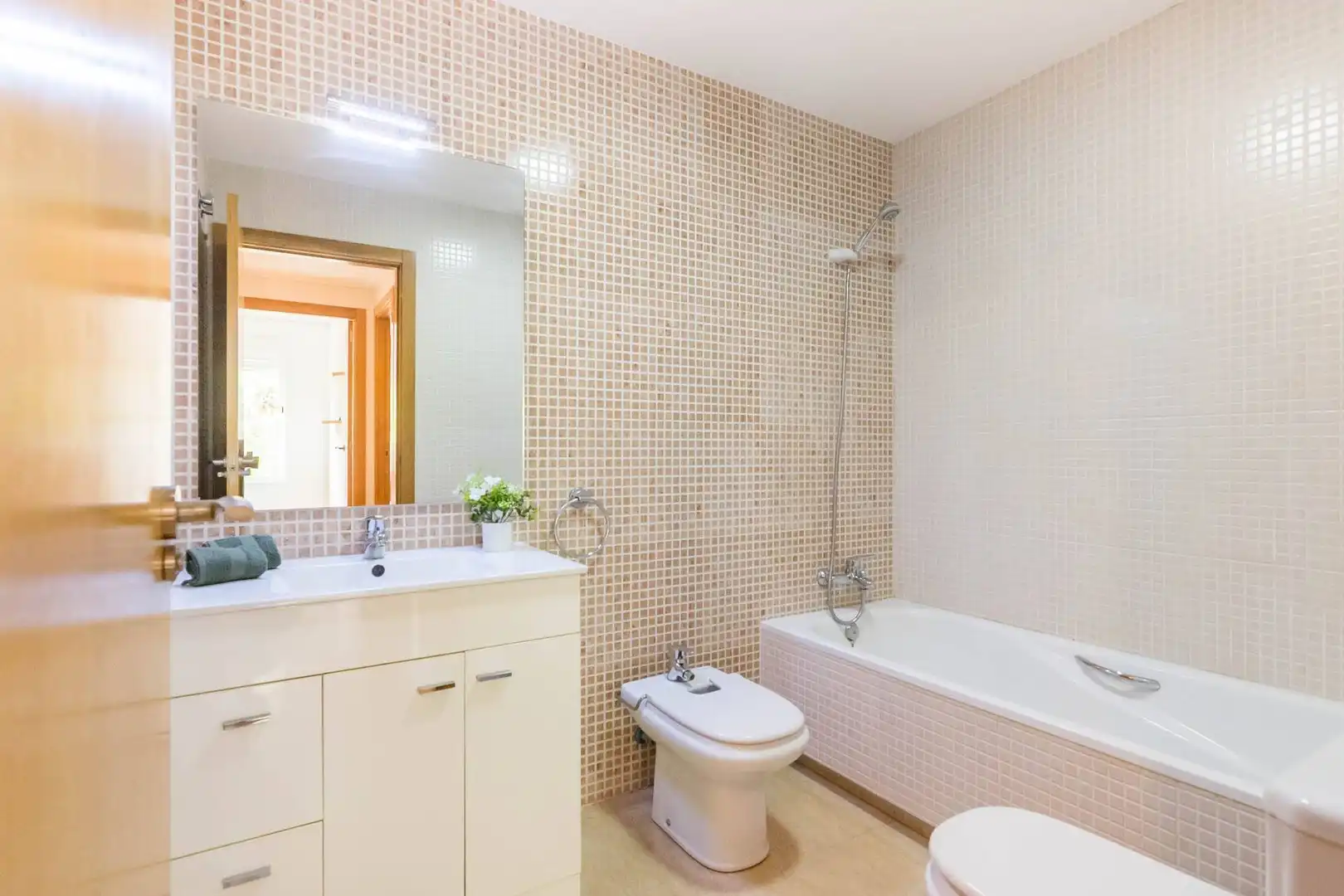 Baño de Piso en venta en Murcia con Trastero y Amueblado