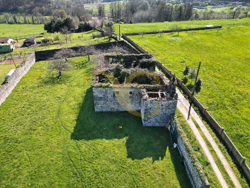 Casa o chalet en venta en Las Regueras   con Jardín privado