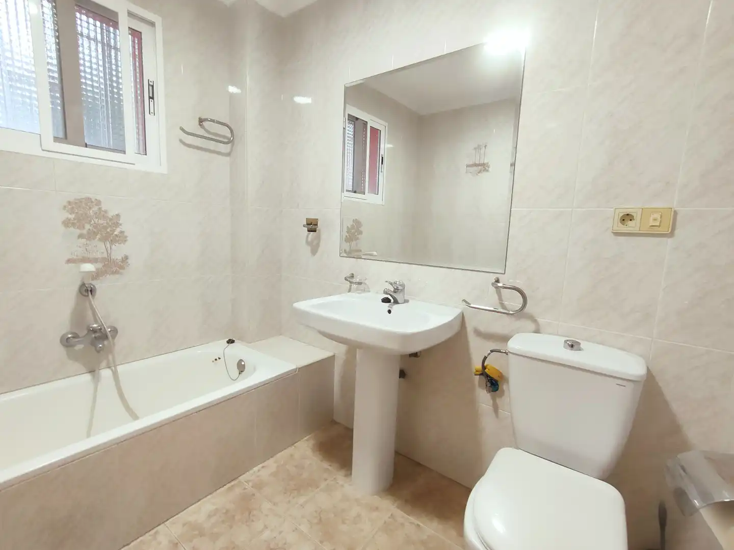 Baño de Casa o chalet en venta en Chiva con Jardín privado, Terraza y Trastero