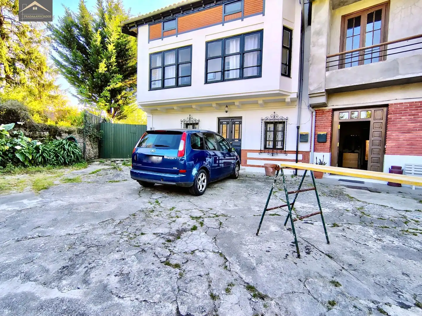 Parking de Casa adosada en venta en Ribamontán al Monte con Calefacción, Jardín privado y Terraza