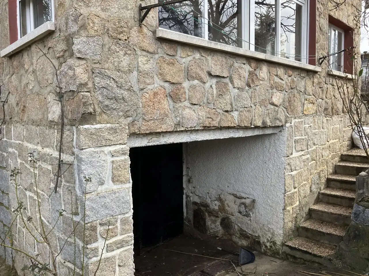 Vista exterior de Casa o xalet en venda en Pelayos de la Presa amb Jardí privat, Terrassa i Piscina