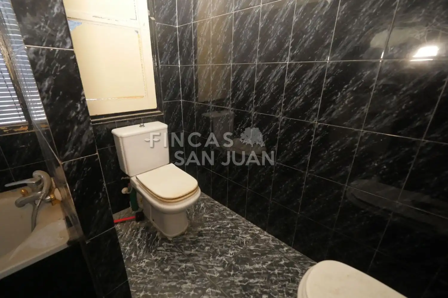 Baño de Piso en venta en Crevillent con Balcón