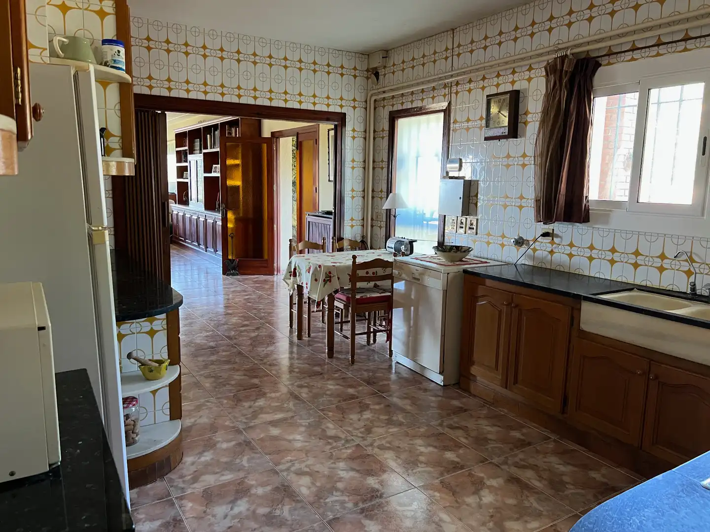 Cuina de Casa o xalet en venda en Mataró amb Aire condicionat, Jardí privat i Terrassa