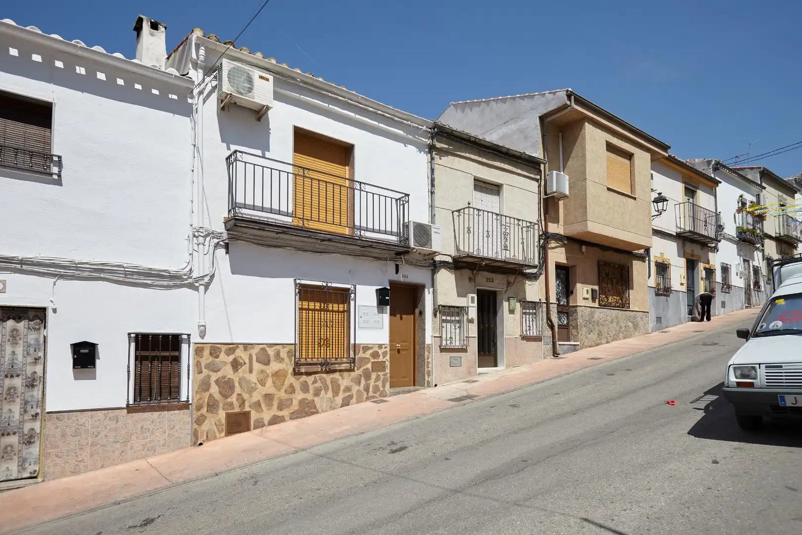 Exterior view of Houses for sale in Martos  with Air Conditioner, Heating and Furnished