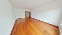 Sala d'estar de Pis en venda en Getafe amb Aire condicionat, Forn i Microones