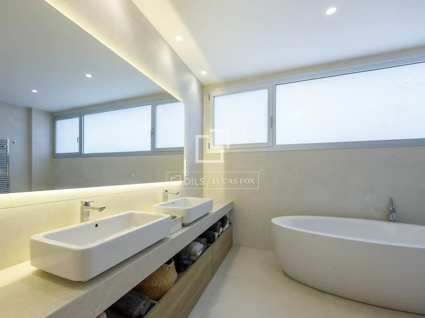 Baño de Casa o chalet en venta en Sagunto / Sagunt con Aire acondicionado, Calefacción y Jardín privado