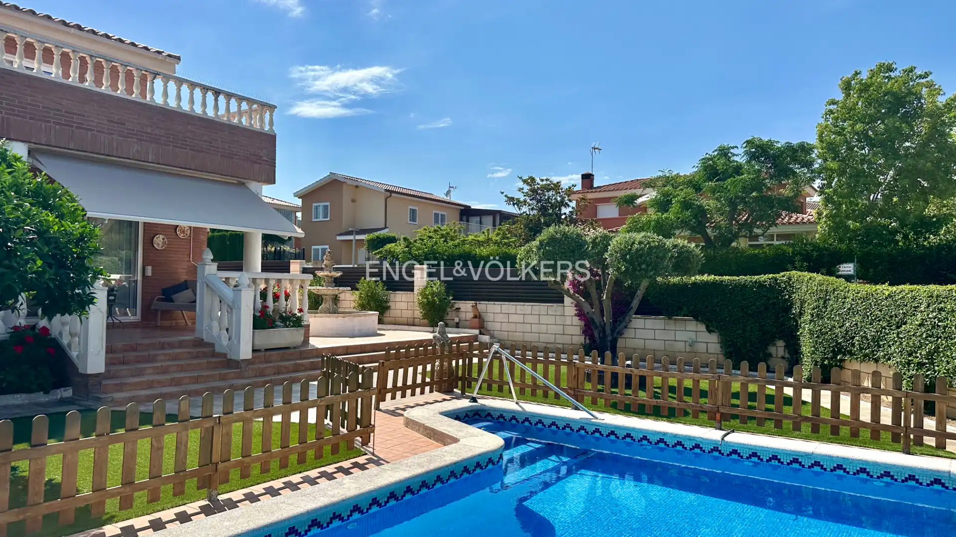 Vista exterior de Casa o xalet en venda en Almoster amb Aire condicionat, Calefacció i Jardí privat