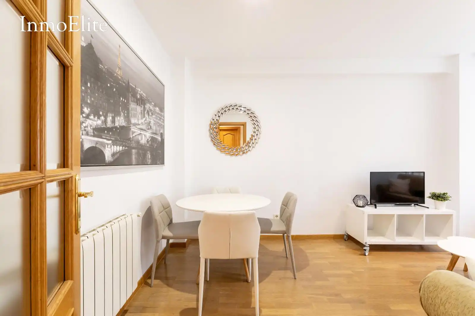 Dining room of Flat for sale in Madrid  with Heating, Parquet flooring and Storage room