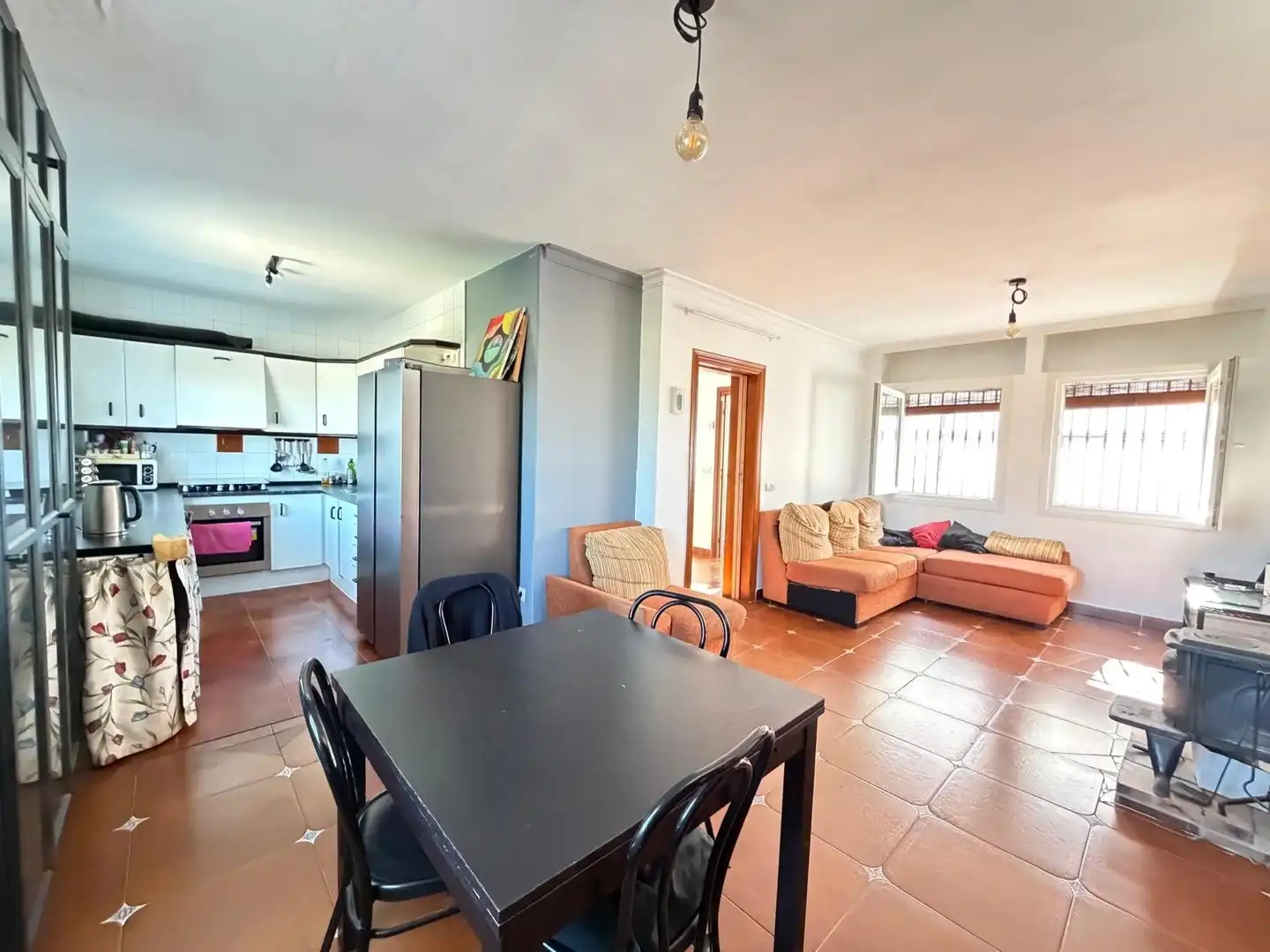 Sala d'estar de Casa adosada en venda en Manilva Pueblo