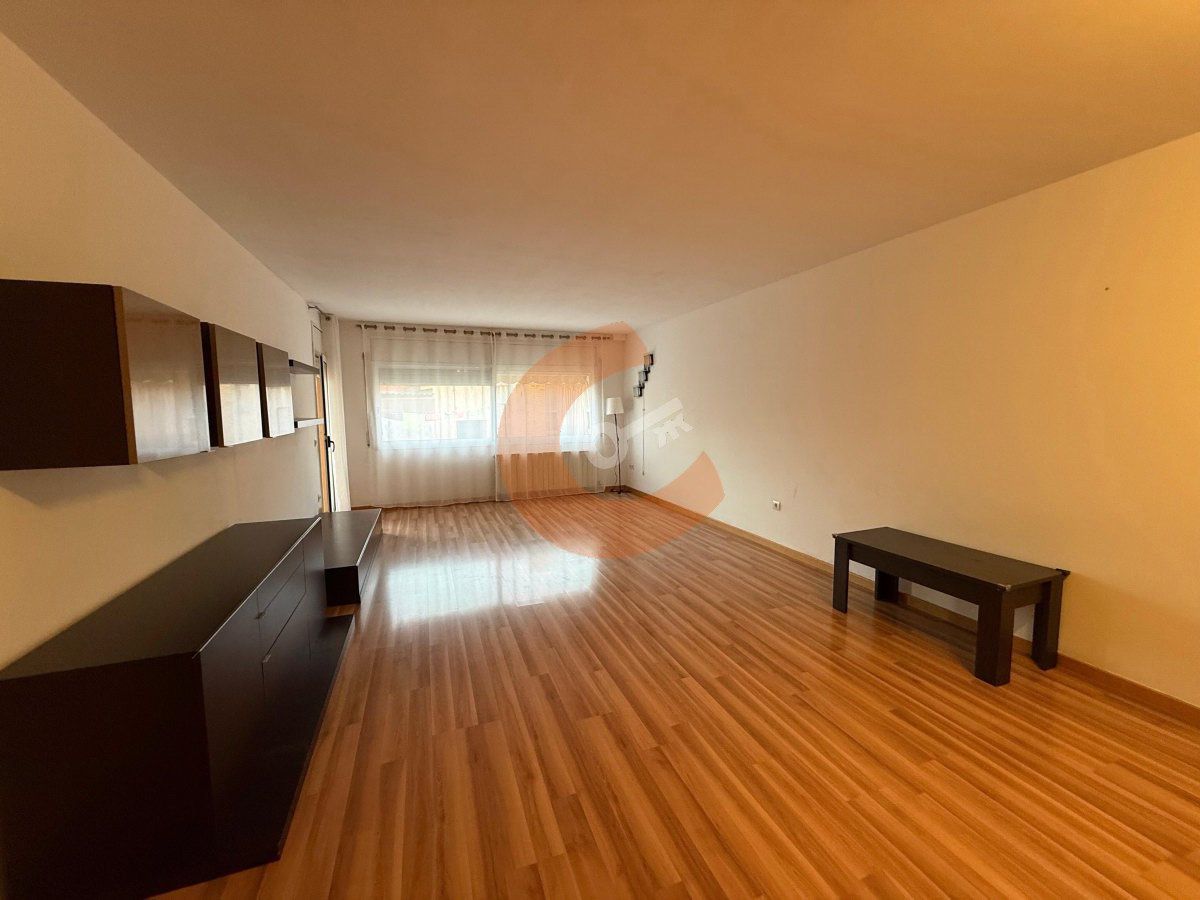 Sala d'estar de Pis en venda en El Vendrell amb Calefacció, Parquet i Terrassa