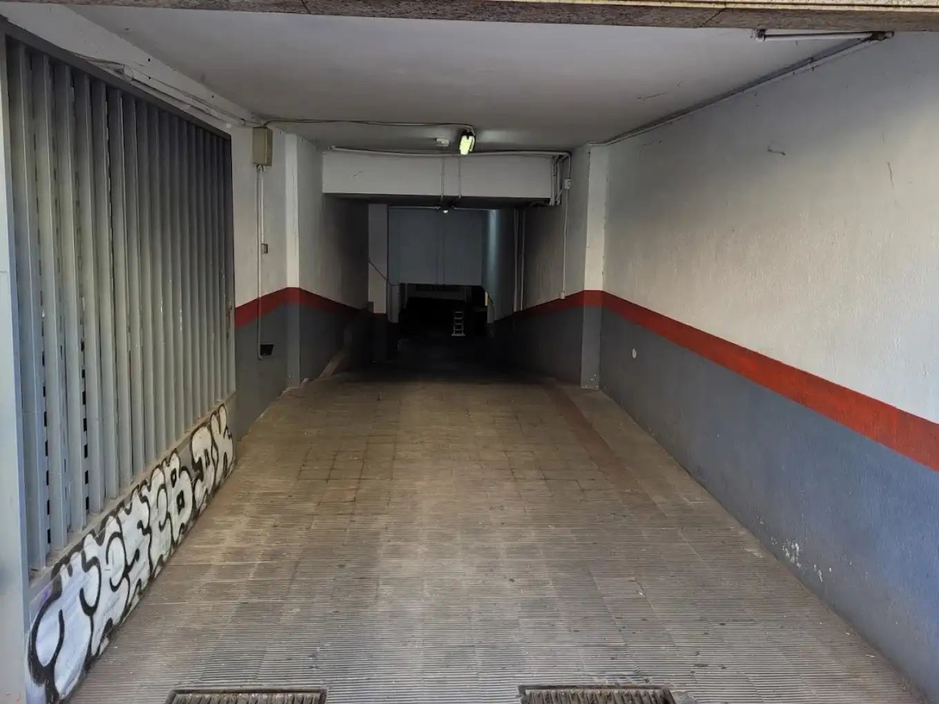Parking de Garaje de alquiler en Madrid con Alarma