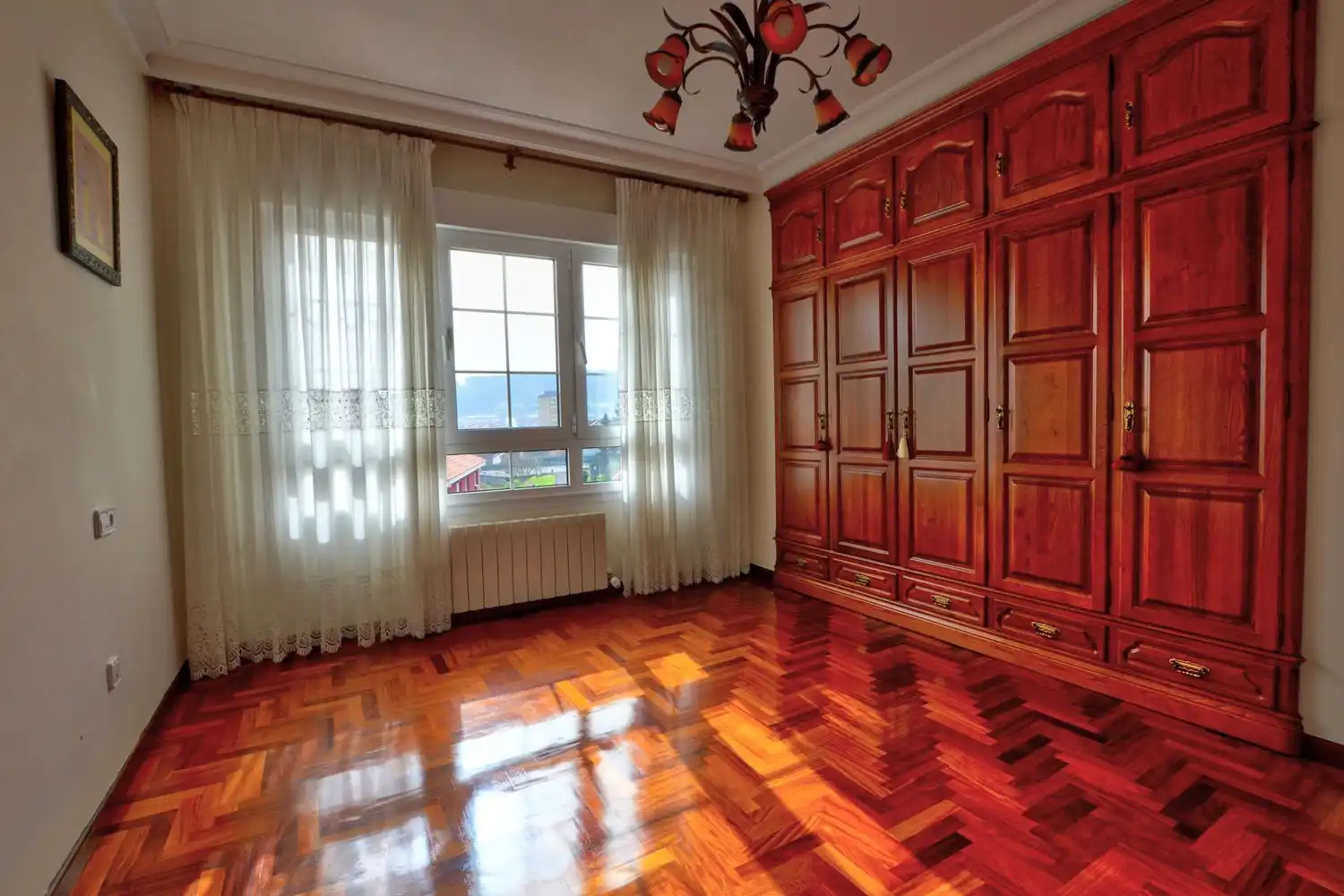 Habitación de Casa o chalet en venta en Avilés con Calefacción, Terraza y Trastero