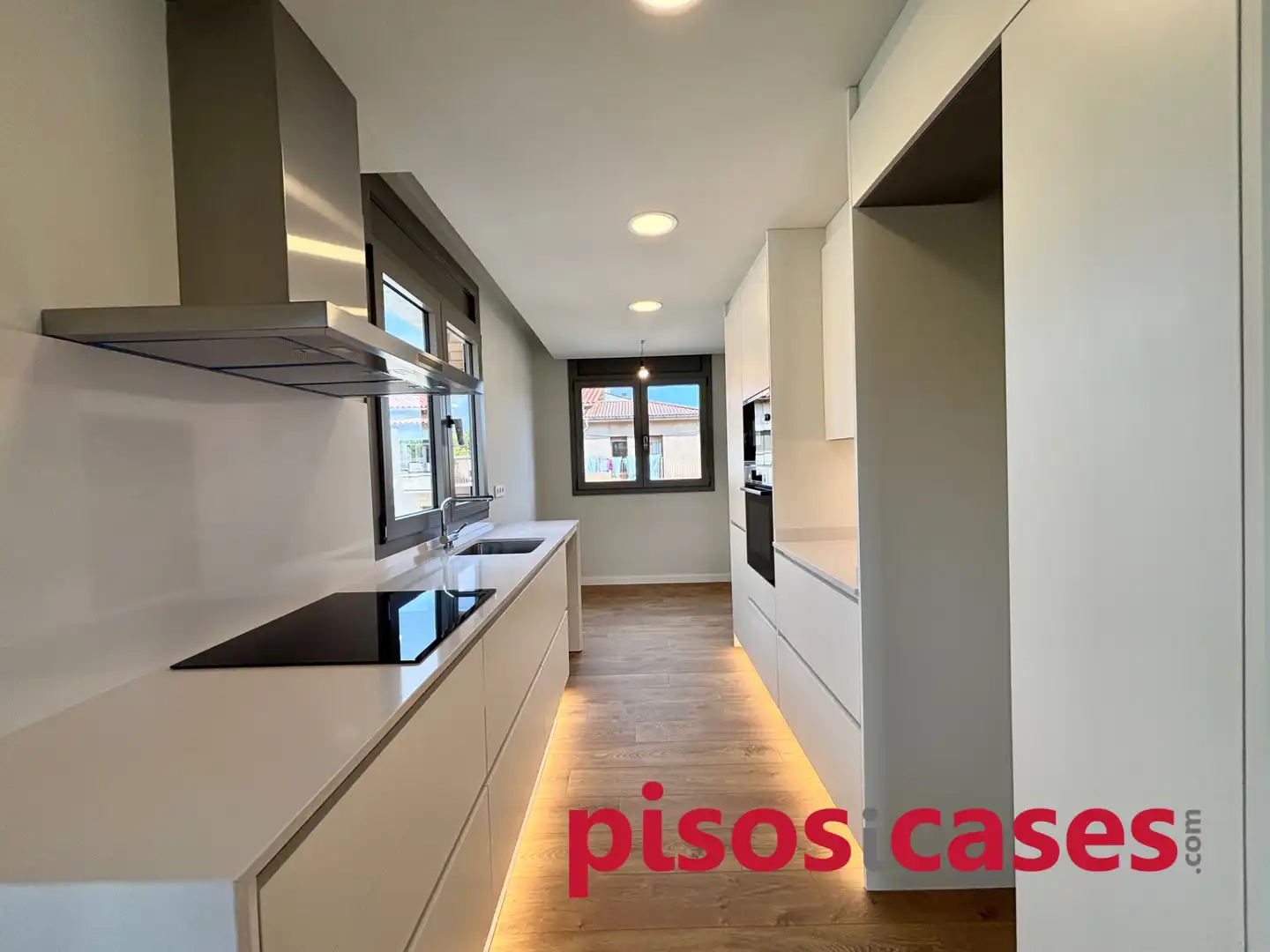 Neubau-Wohnung mit Terrasse zum Verkauf in Carrer Josep Ventura 51, imagen 3