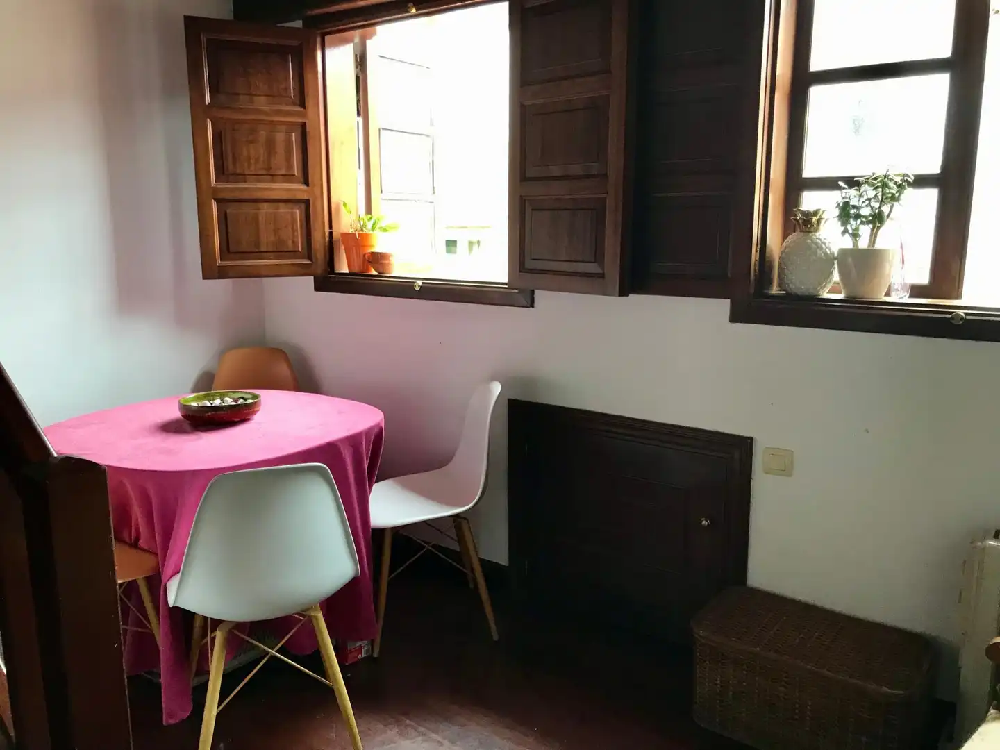 Menjador de Casa adosada en venda en Santiago de Compostela  amb Balcó