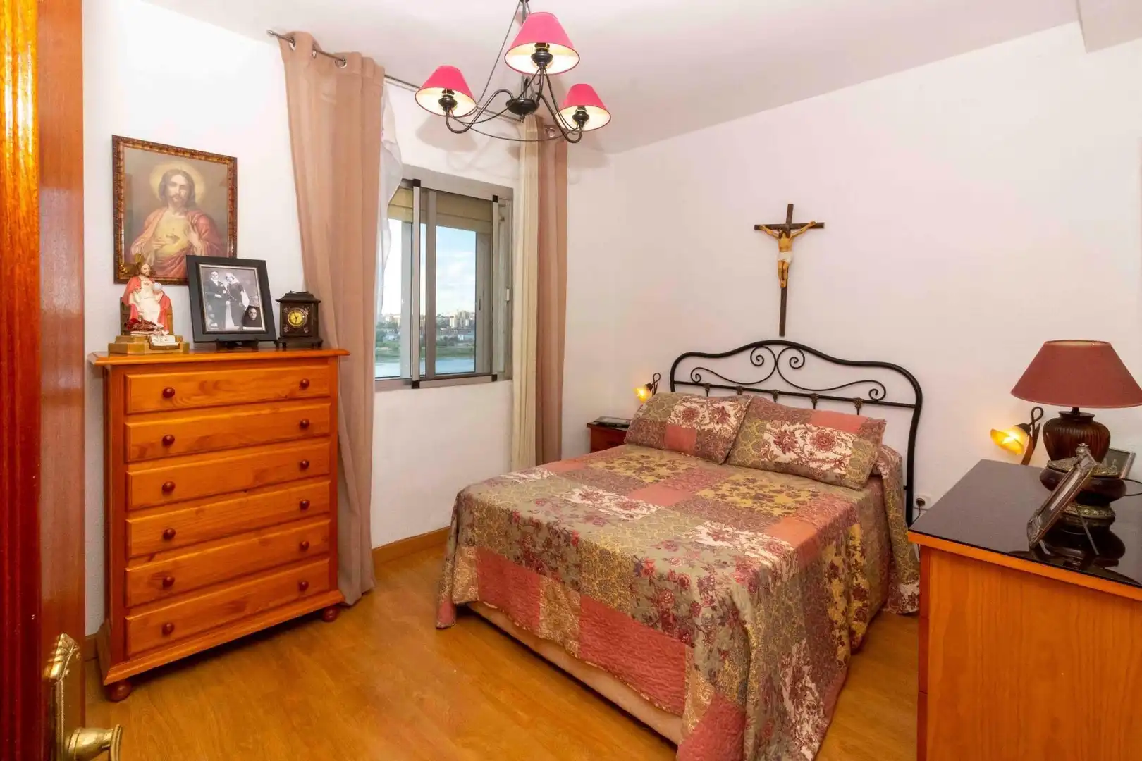 Schlafzimmer von Wohnung zum Verkauf in Badajoz mit Klimaanlage, Heizung und Terrasse