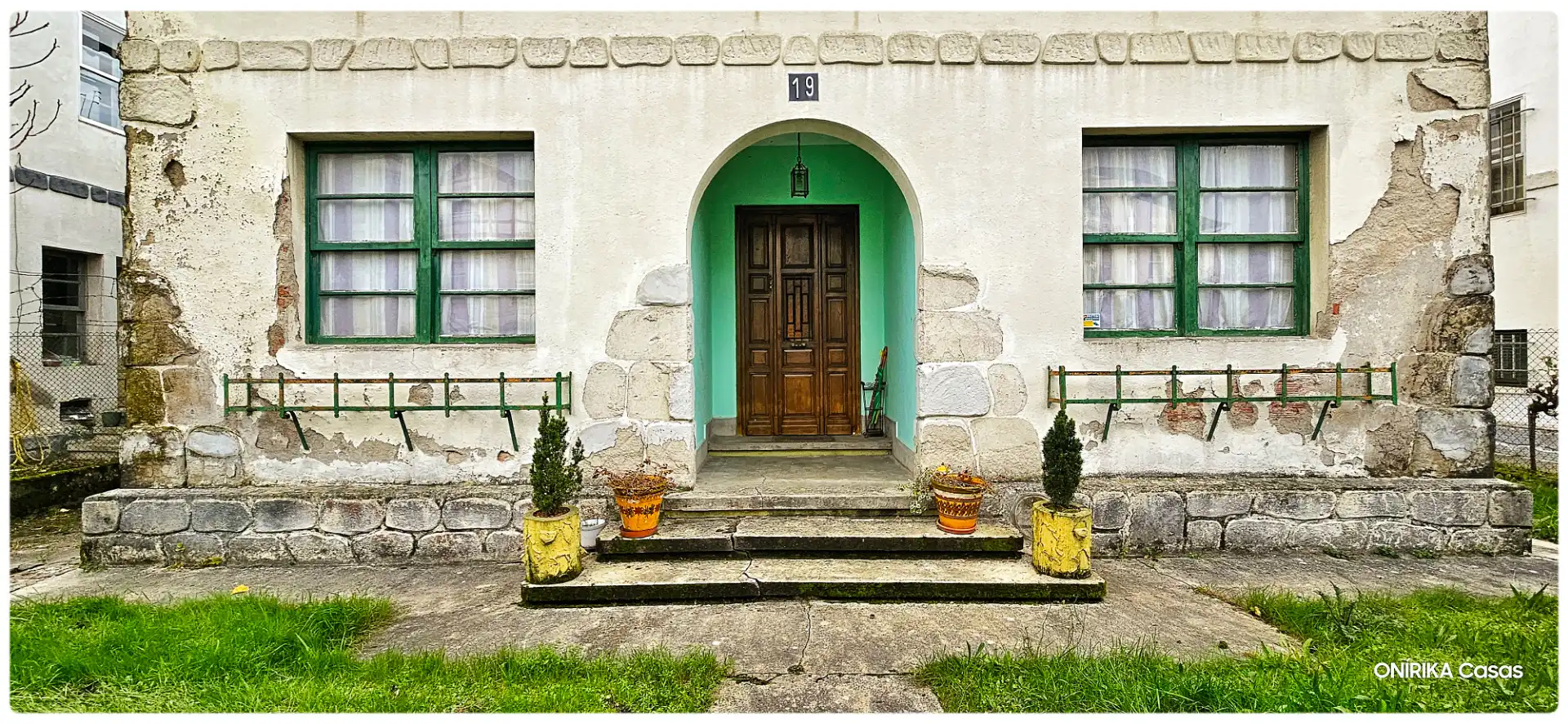 Vista exterior de Casa o xalet en venda en Lugo amb Jardí privat, Parquet i Traster