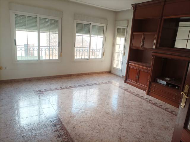 Piso en Venta en Calle España en Almoradí