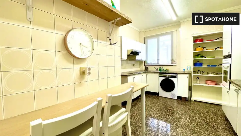 Cocina de Piso para compartir en Bilbao  con Aire acondicionado, Terraza y Amueblado