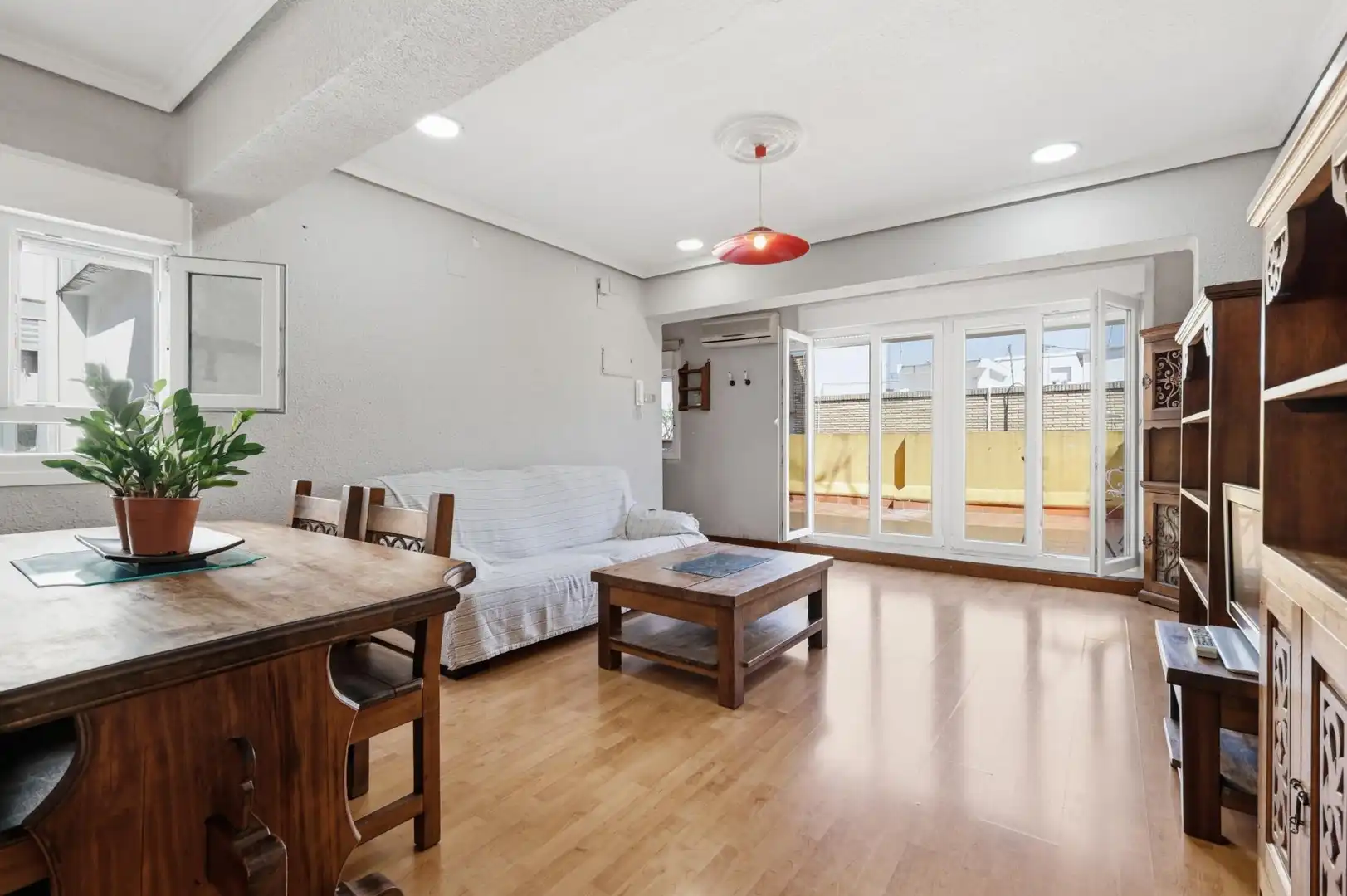 Sala de estar de Ático en venta en Xirivella con Parquet