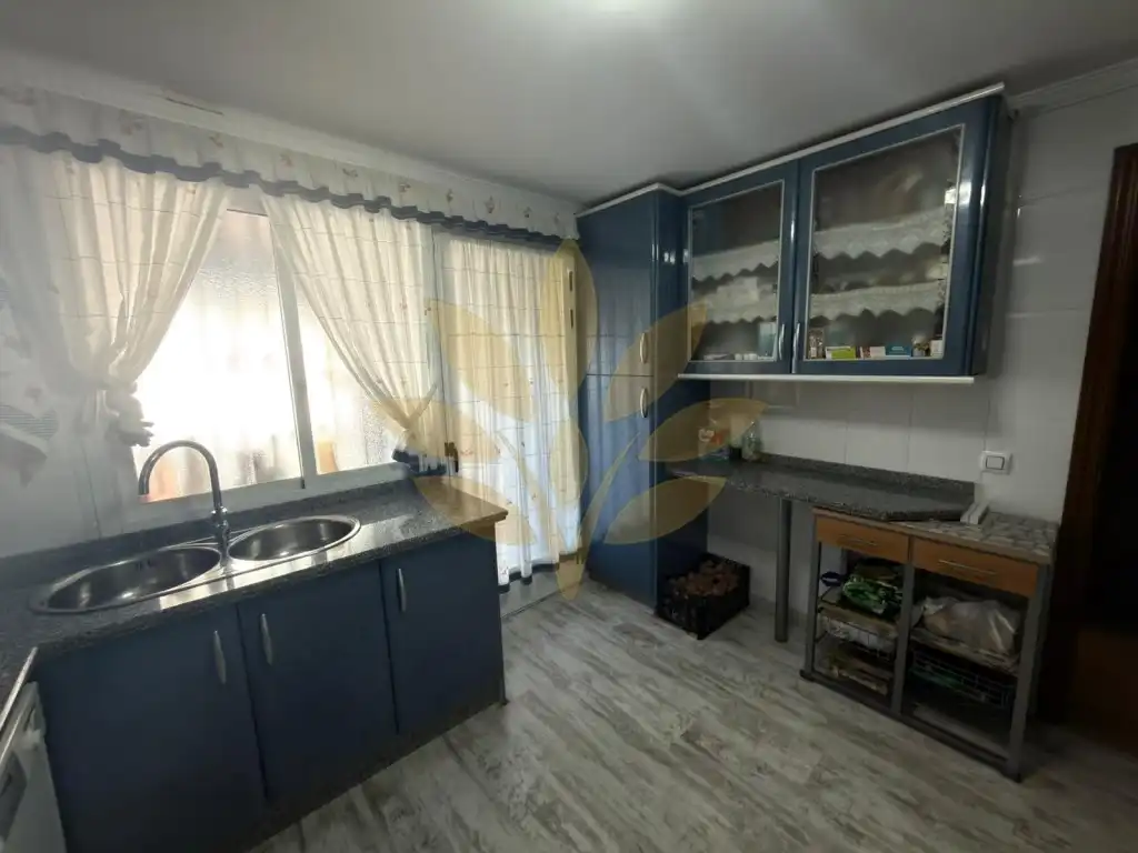 Cocina de Casa adosada en venta en Cáceres