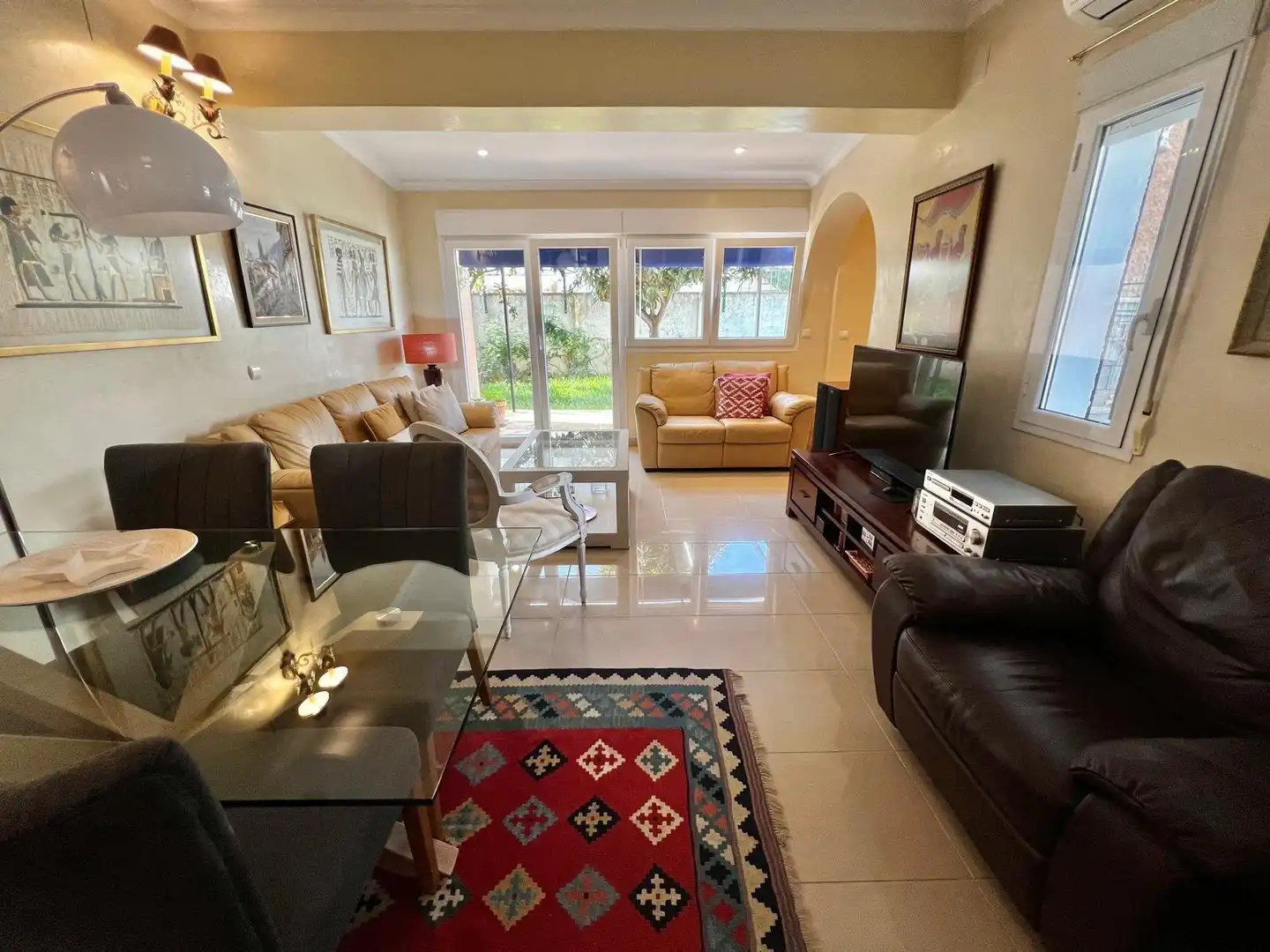 Sala d'estar de Casa o xalet en venda en Málaga amb Aire condicionat, Calefacció i Jardí privat
