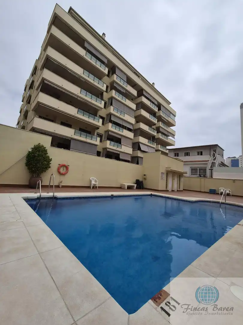 Swimming pool of Flat for sale in Fuengirola  with Air Conditioner, Terrace and Community pool