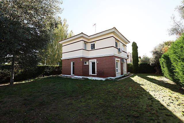 Casa-chalet en Venta en Colmenar del Arroyo